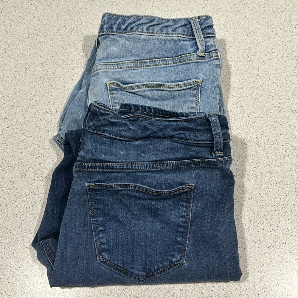 2 pair Universal Thread women’s jeans size8/29r skinny jeans